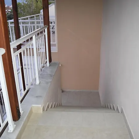Bed and Breakfast Pension Konstantinoupolis Ασπροβάλτα